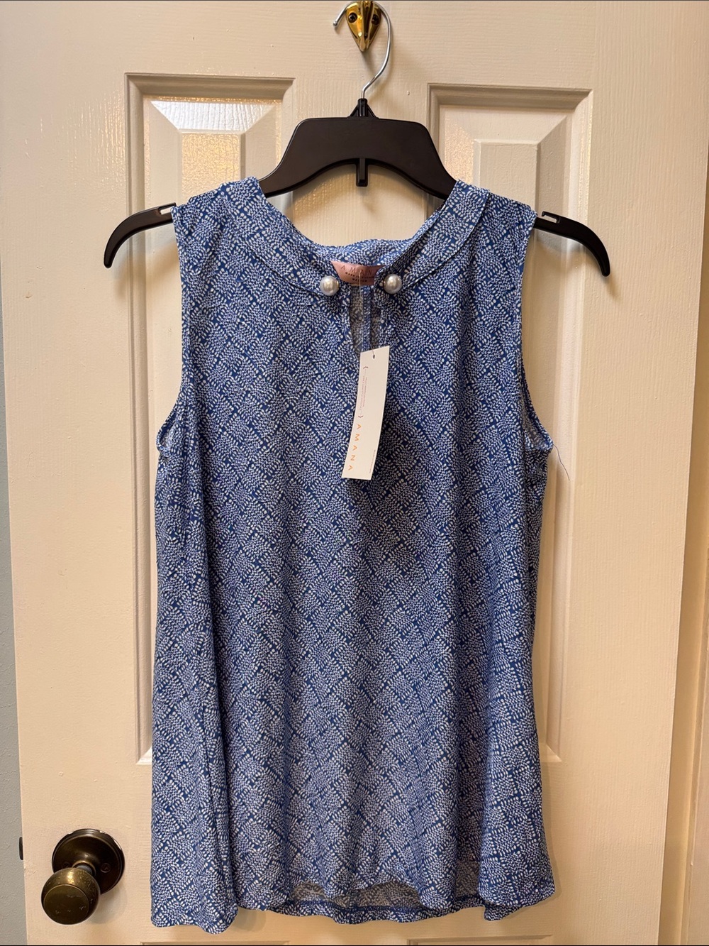 Sleeveless Blue Printed Keyhole Neck Shell